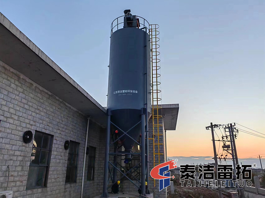 湖北監利某水廠采用活性炭粉末投加裝置 湖北監利某水廠采用活性炭粉末投加裝置